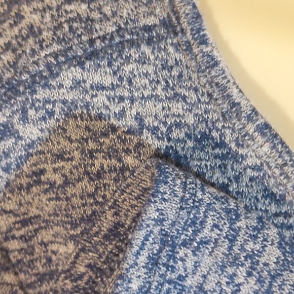 Cable & Gauge v-neck sweater. - Picture 4 of 5